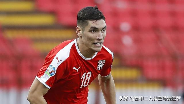  佛罗伦萨年轻中卫染红送点仍助球队战胜蒙扎